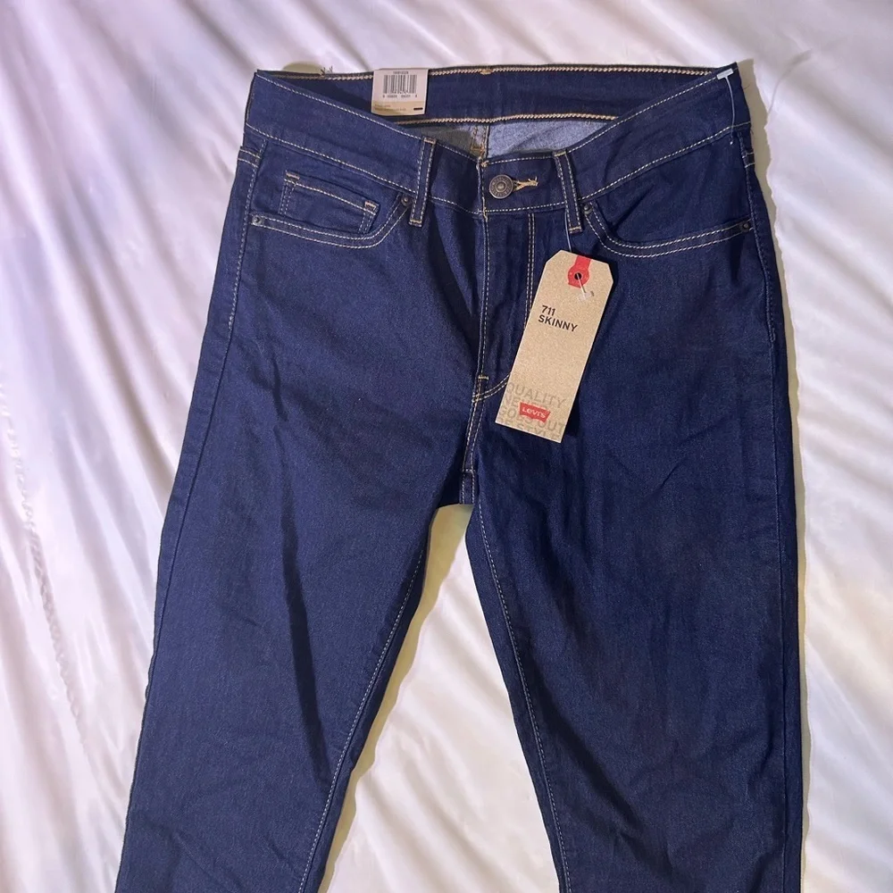 Levi's Women's Dark Blue Skinny Jeans - Picture 1 of 6